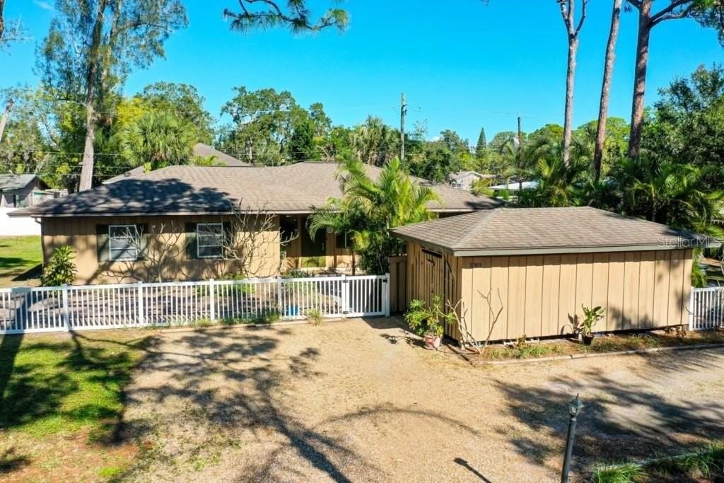 2301 Kalin Ln - Photo 5 of 43