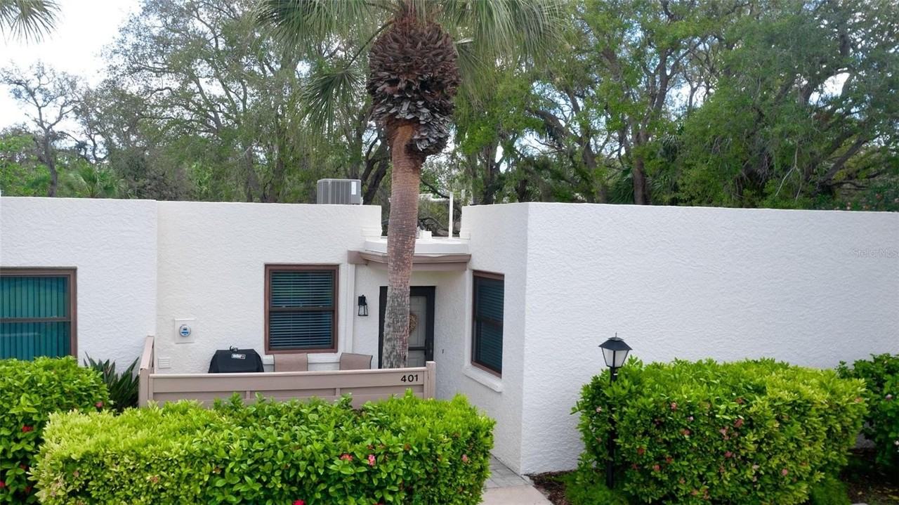 401 Palm Tree Dr - Photo 6 of 49