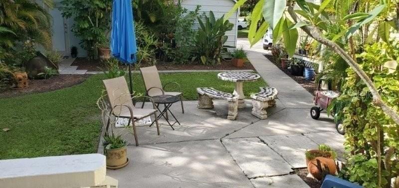 457 W Marion Ave #B - Photo 3 of 15