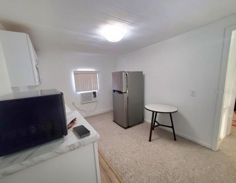 457 W Marion Ave #B - Photo 5 of 15