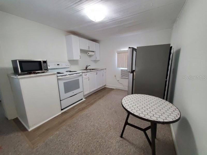 457 W Marion Ave #B - Photo 6 of 15