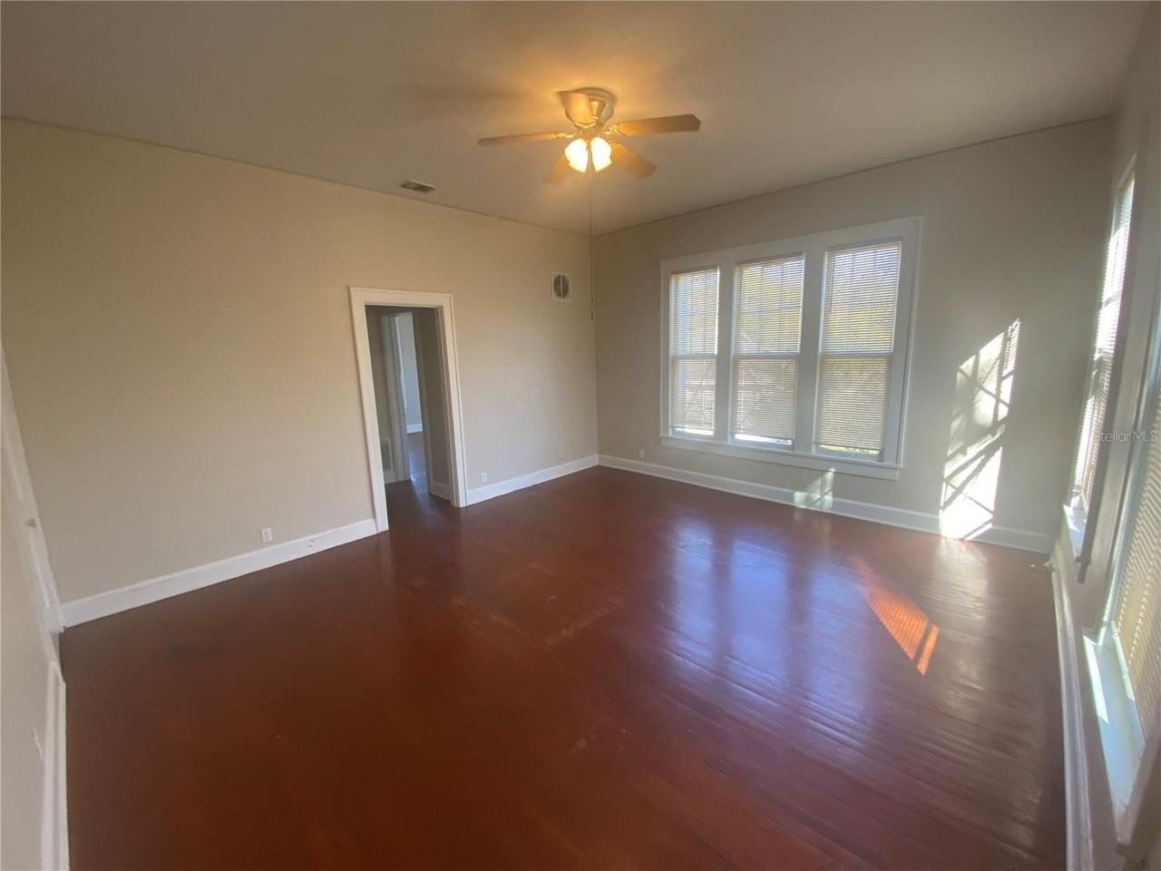 1120 Webster St #4 - Photo 5 of 8