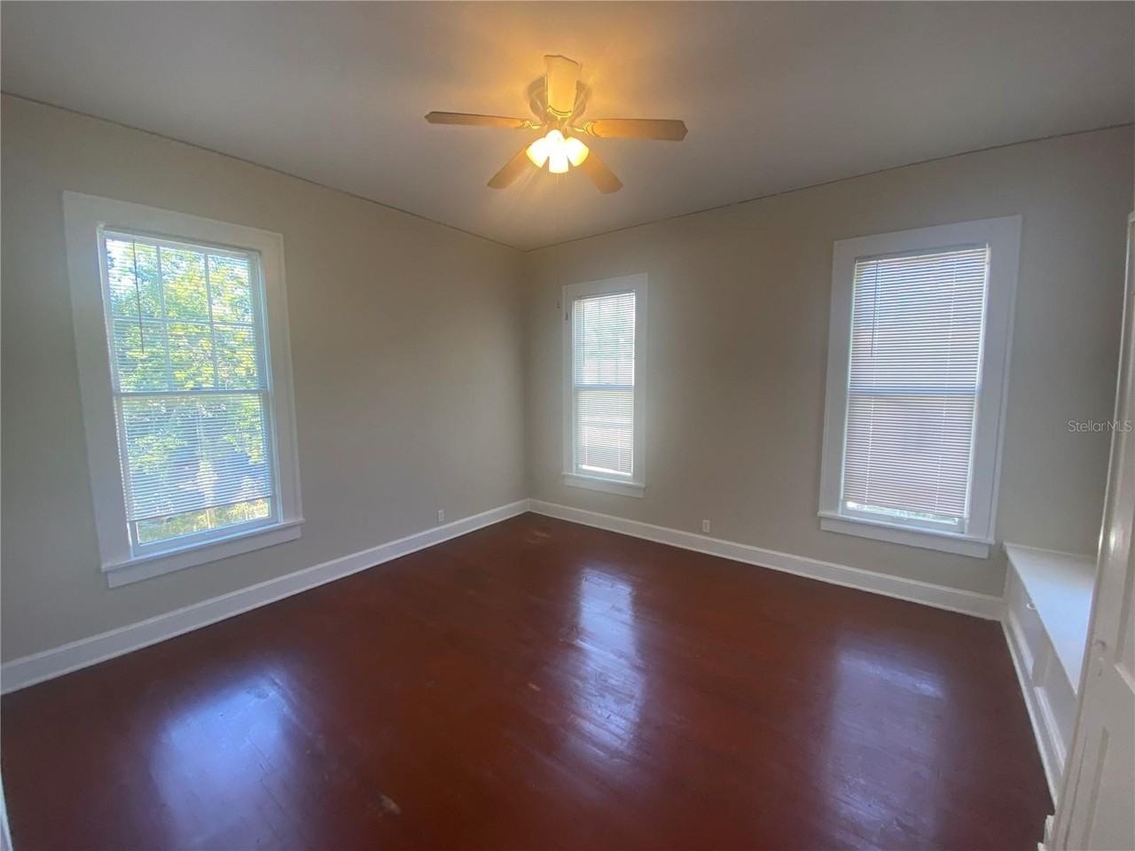 1120 Webster St #4 - Photo 6 of 8