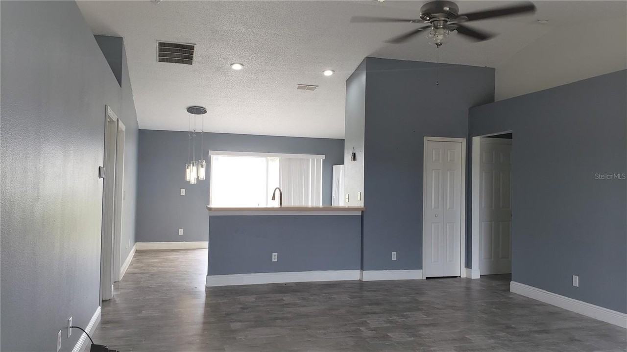 5141 Pine Needle Dr - Photo 3 of 21