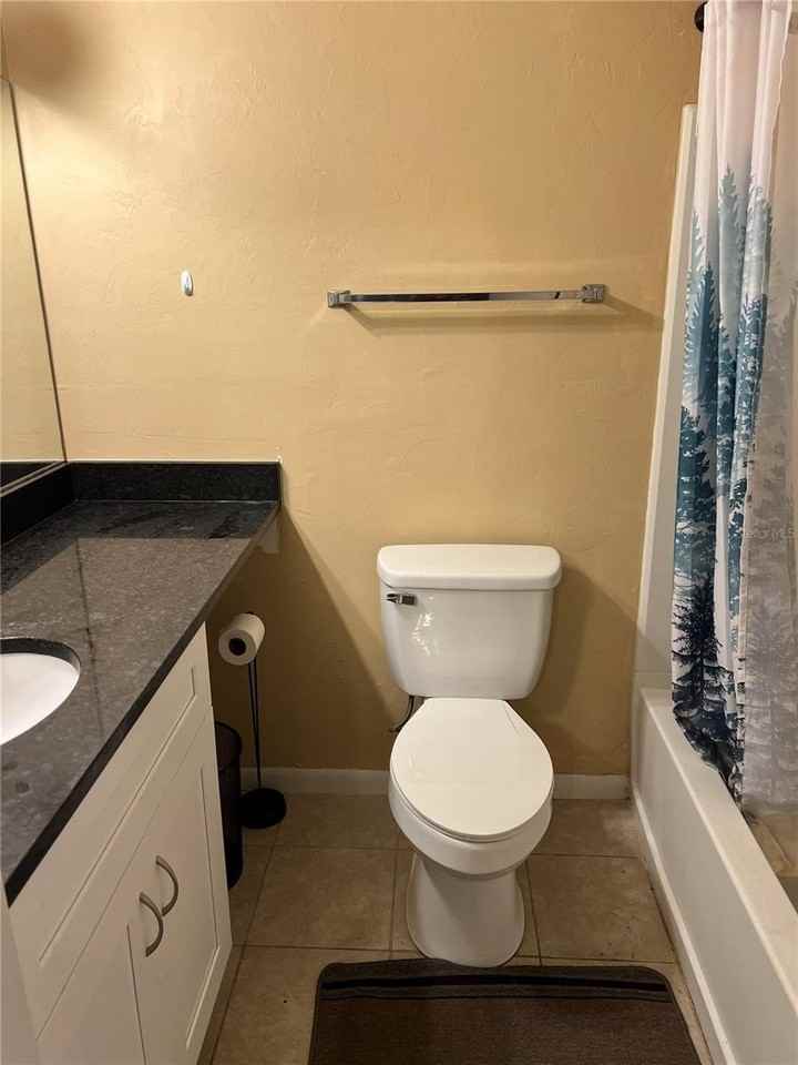 3800 Sw 20th Ave #204RM4 - Photo 5 of 12