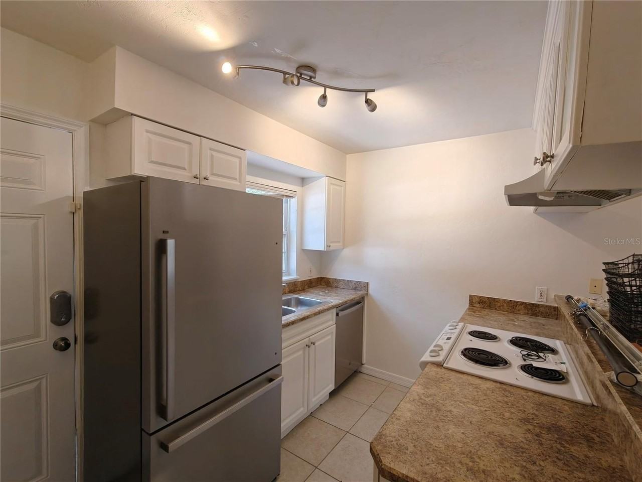 620 Sw 10th Ln #4 - Photo 5 of 27