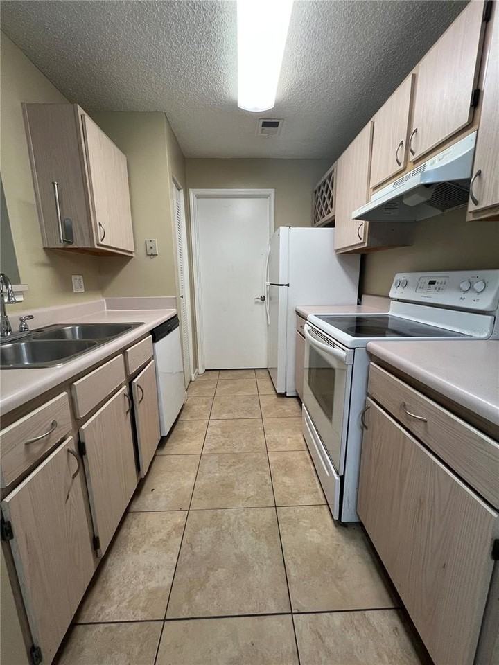 709 Secret Harbor Ln #207 - Photo 5 of 13