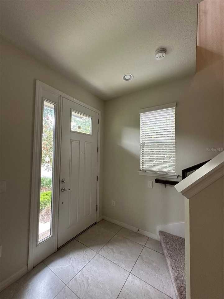 527 Piazza Pt - Photo 3 of 50