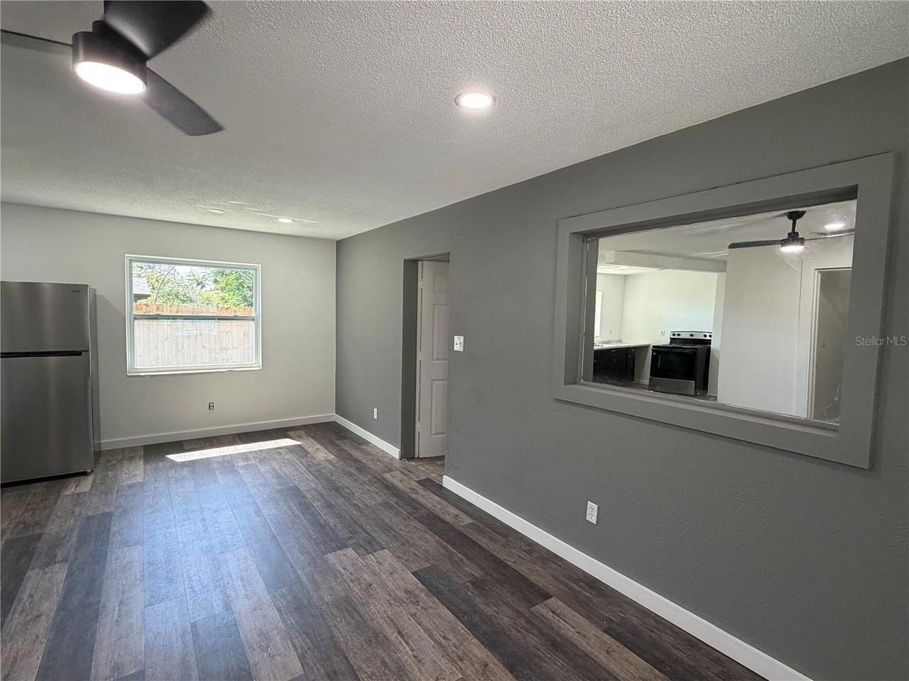 783 Eldridge St - Photo 6 of 34
