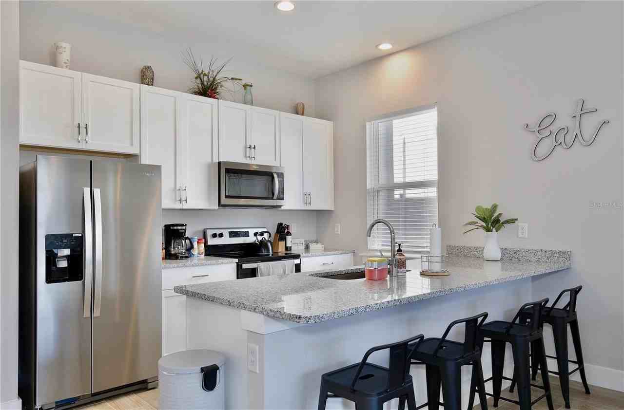 1101 Arisha Dr - Photo 5 of 32