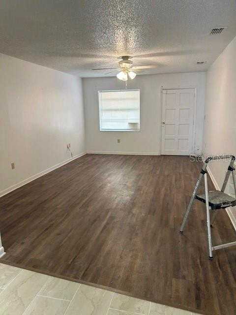 1472 N Melrose Dr - Photo 2 of 4