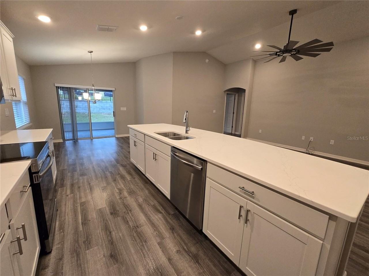 1352 Mountain Flower Ln - Photo 5 of 33