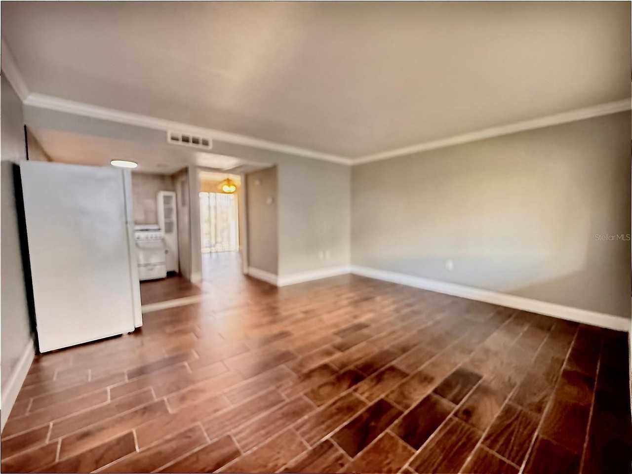 133 Oyster Bay Cir #370 - Photo 2 of 22