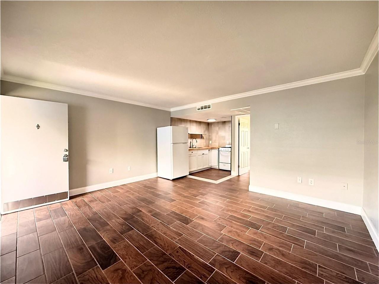 133 Oyster Bay Cir #370 - Photo 3 of 22