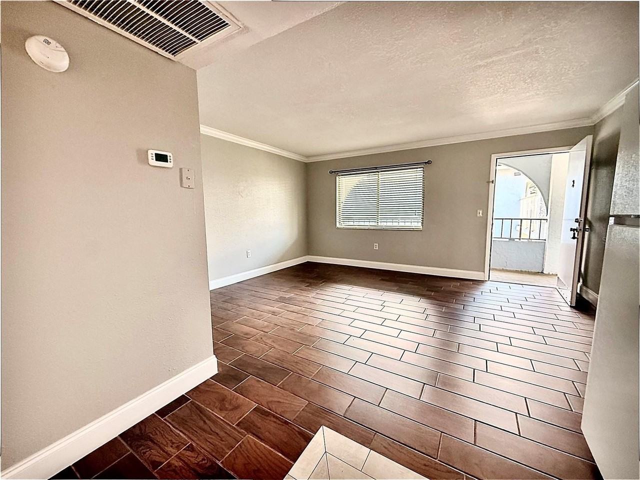 133 Oyster Bay Cir #370 - Photo 5 of 22