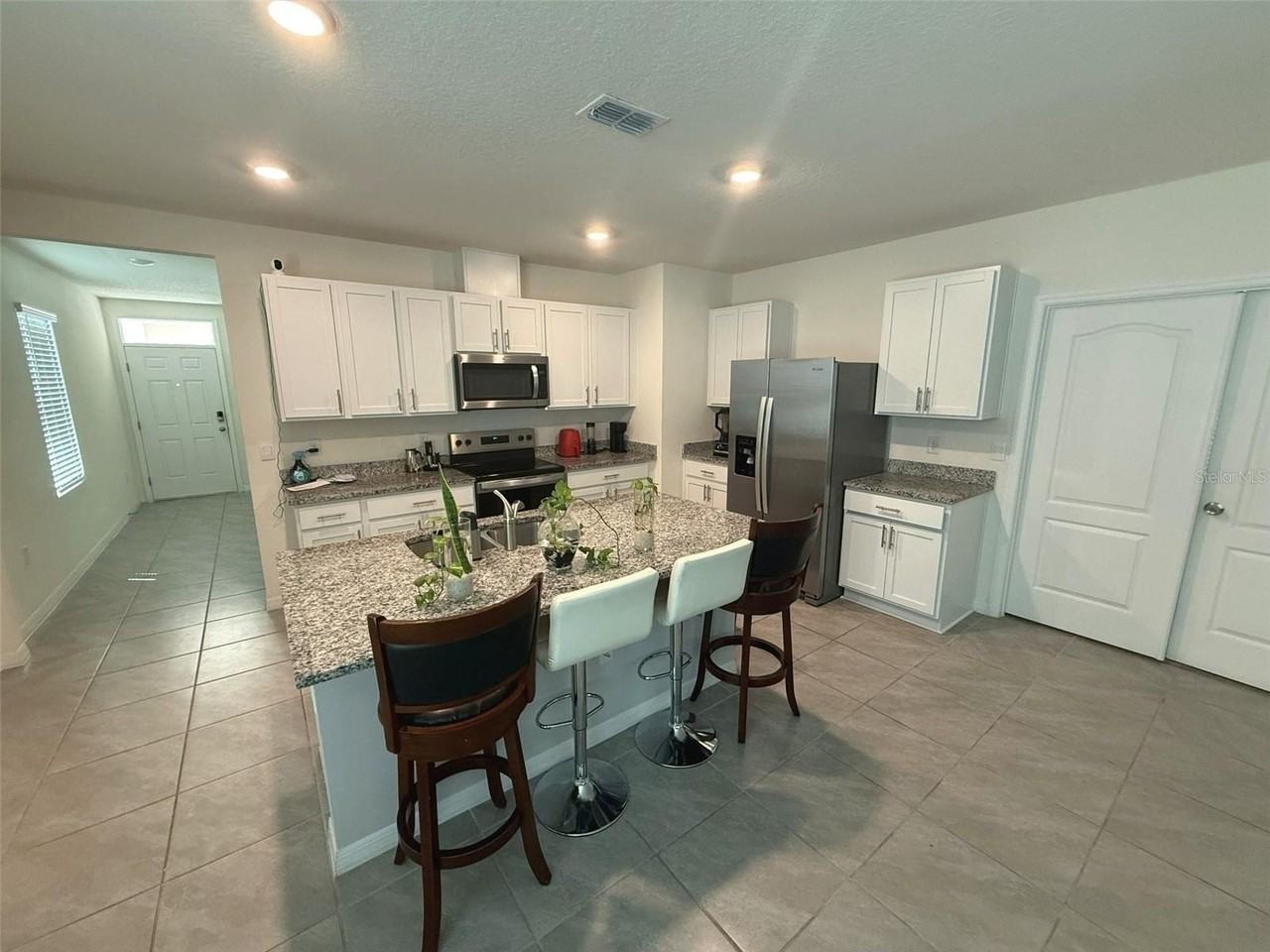 1823 Cacutta Way - Photo 2 of 9