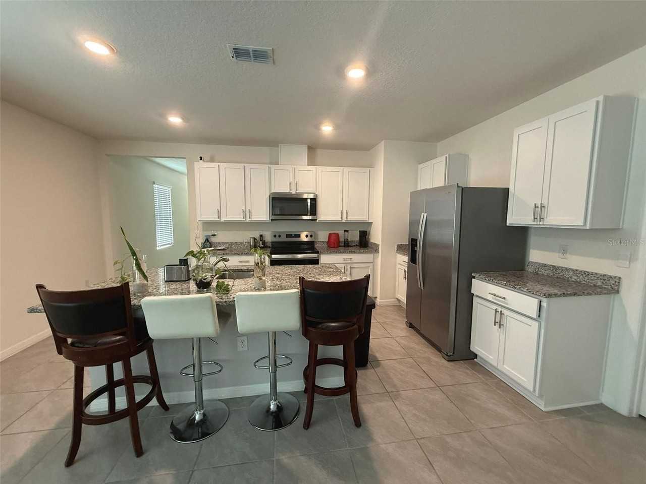 1823 Cacutta Way - Photo 3 of 9