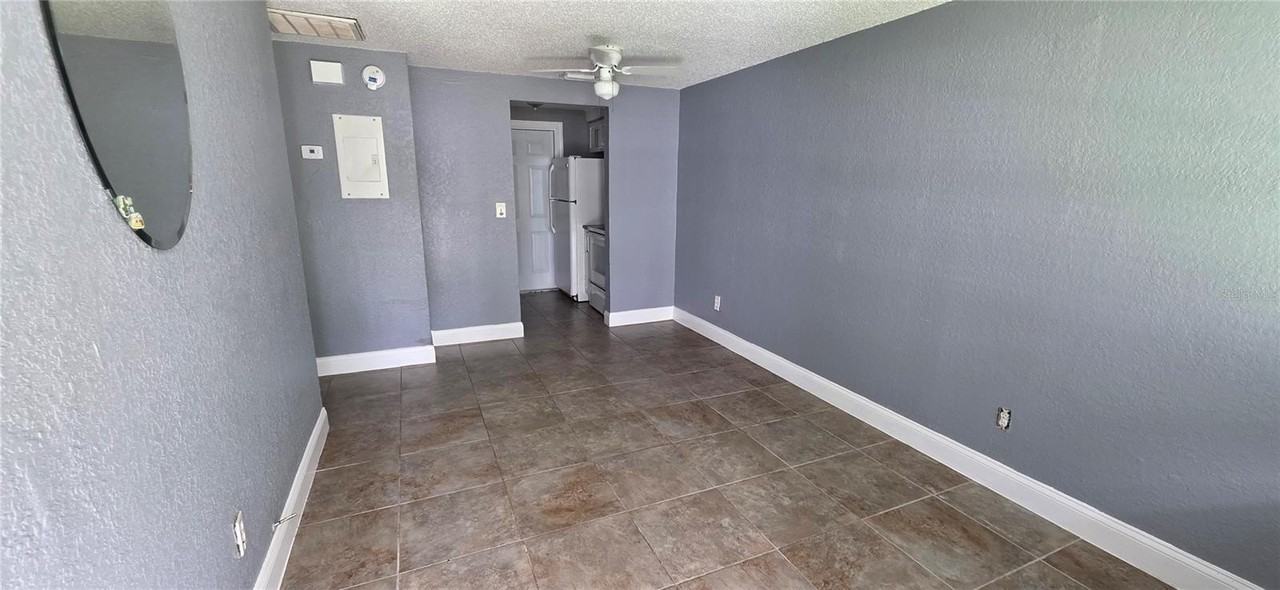 1308 E Yukon St #B - Photo 4 of 12