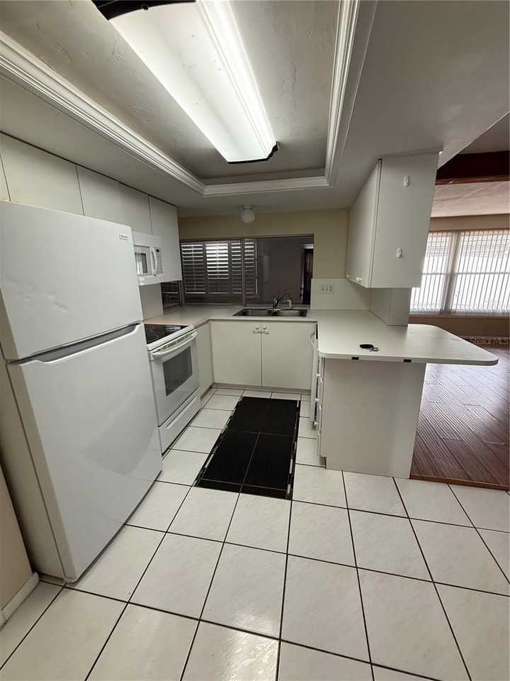 4216 Hillsdale Dr - Photo 3 of 10