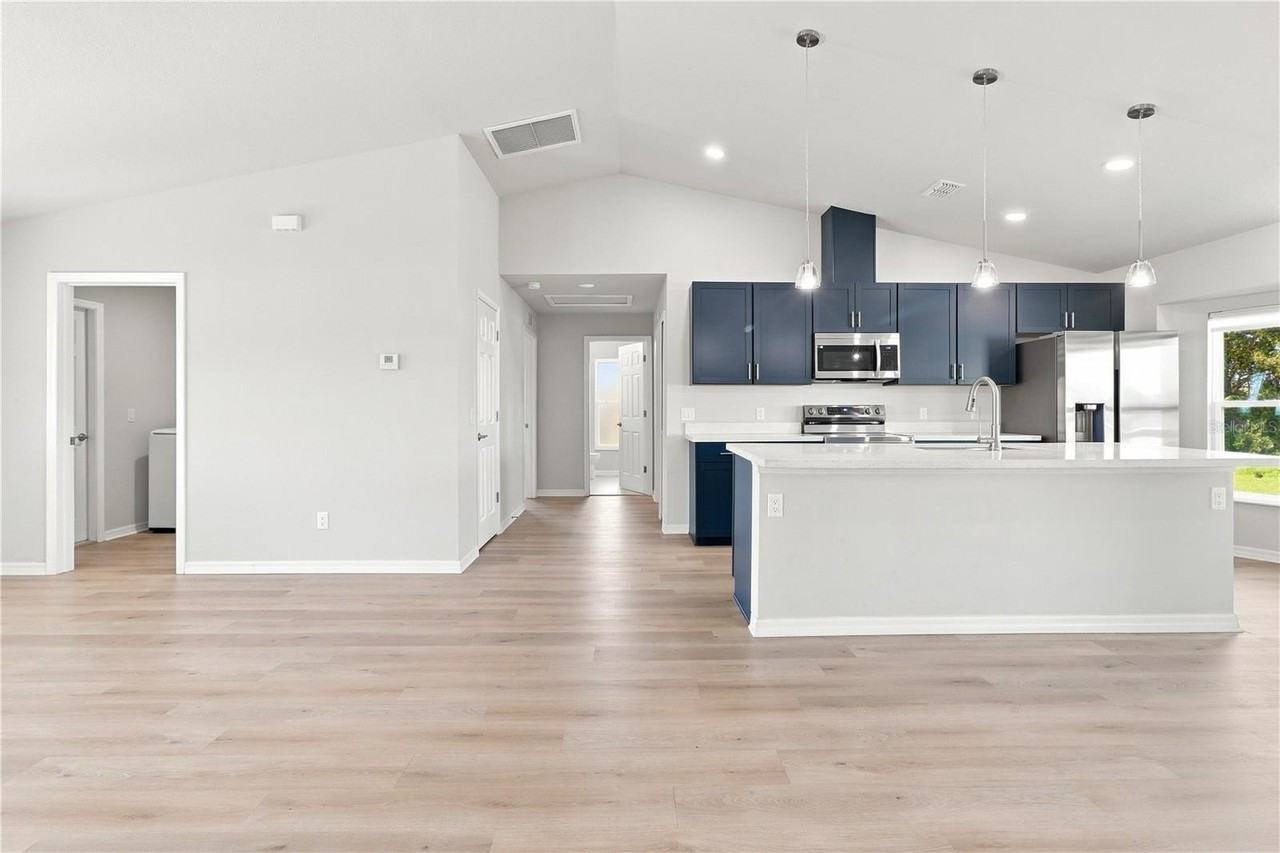 110 N Dupont Ter - Photo 7 of 30
