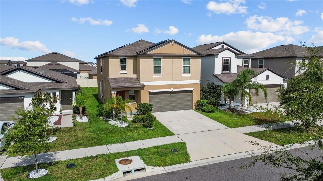 16671 Kingman Reef St - Photo 2 of 34