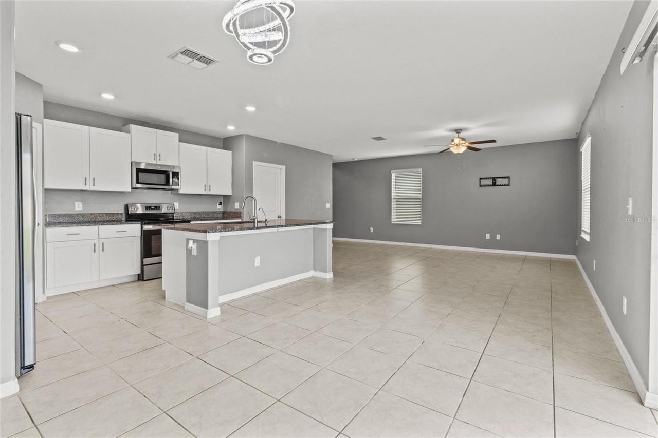 16671 Kingman Reef St - Photo 6 of 34