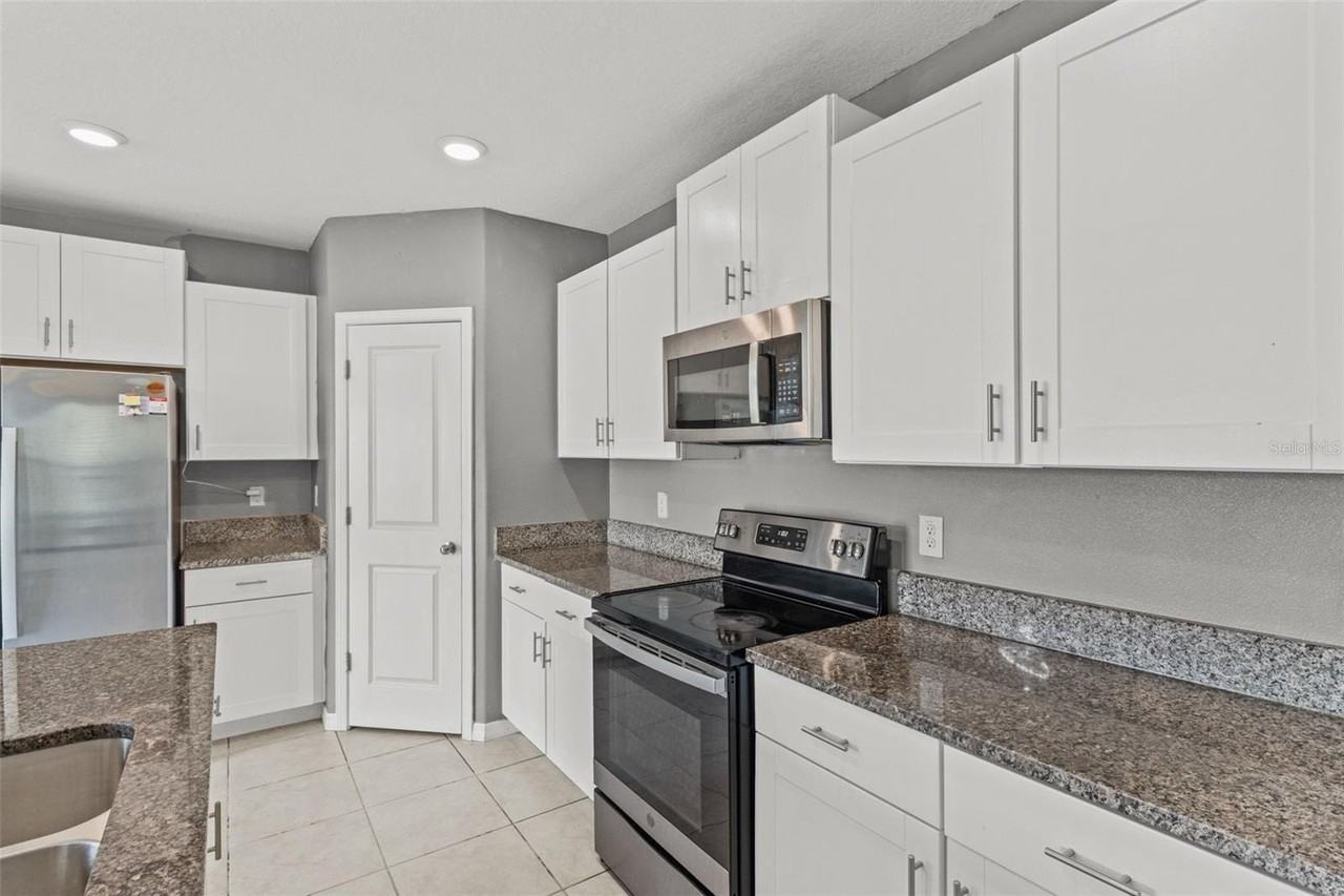 16671 Kingman Reef St - Photo 7 of 34