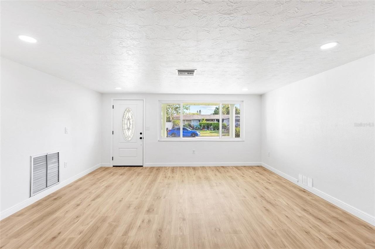 6239 7th Ave - Photo 3 of 19