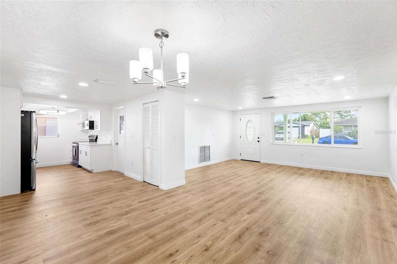 6239 7th Ave - Photo 5 of 19