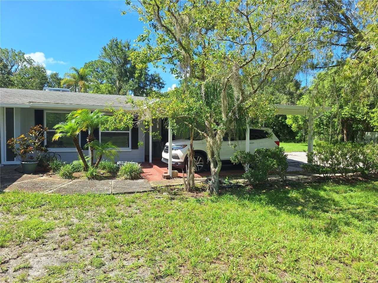 7606 Van Dyke Rd - Photo 2 of 21