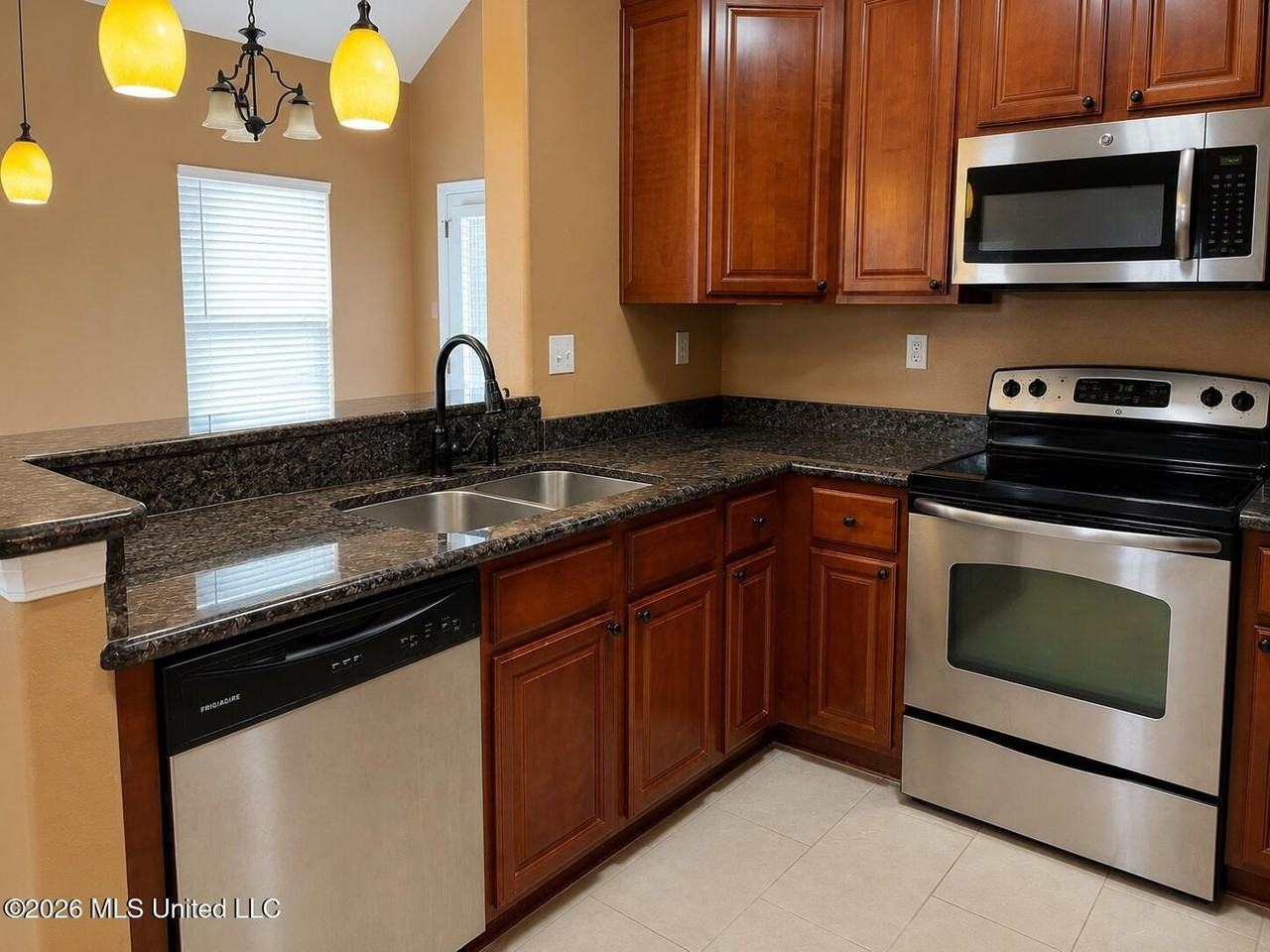 17063 Palm Ridge Dr - Photo 4 of 13