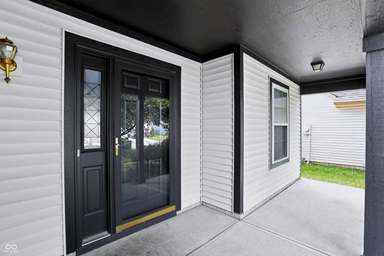 5439 Lake Boggs St - Photo 4 of 50