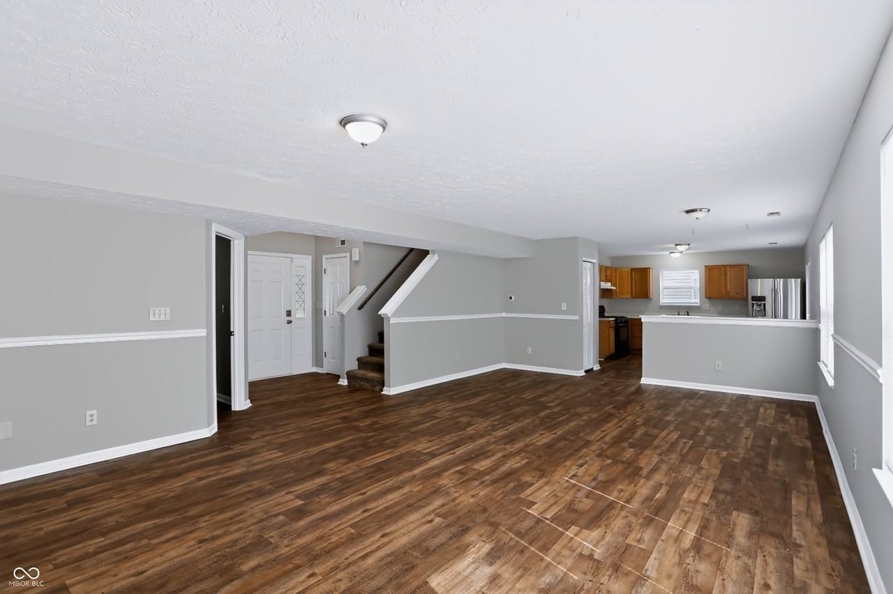 5439 Lake Boggs St - Photo 7 of 50