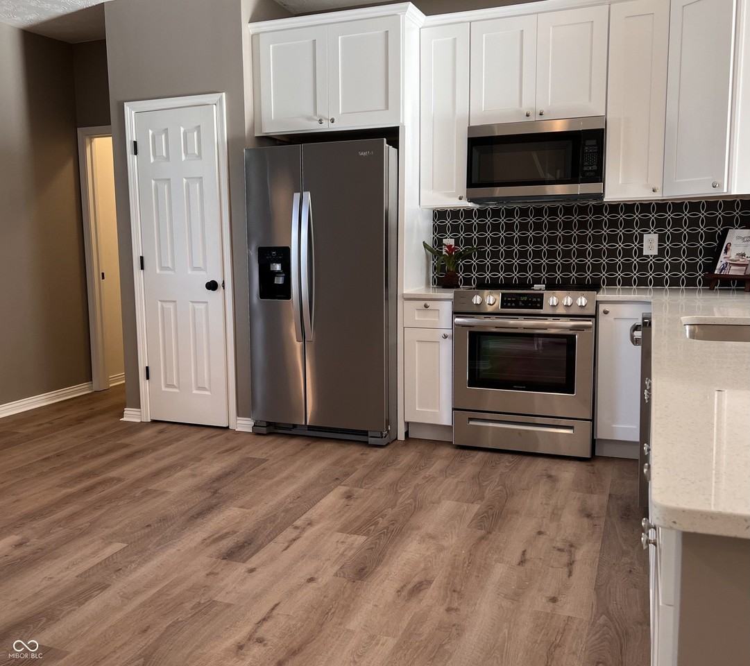 12972 Brookdale Dr - Photo 4 of 17