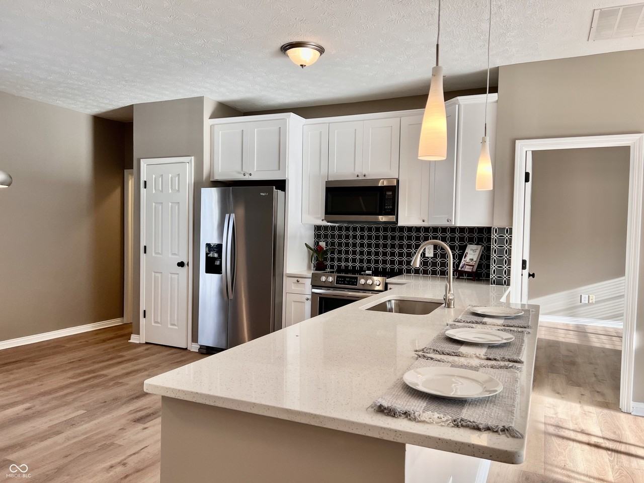 12972 Brookdale Dr - Photo 5 of 17