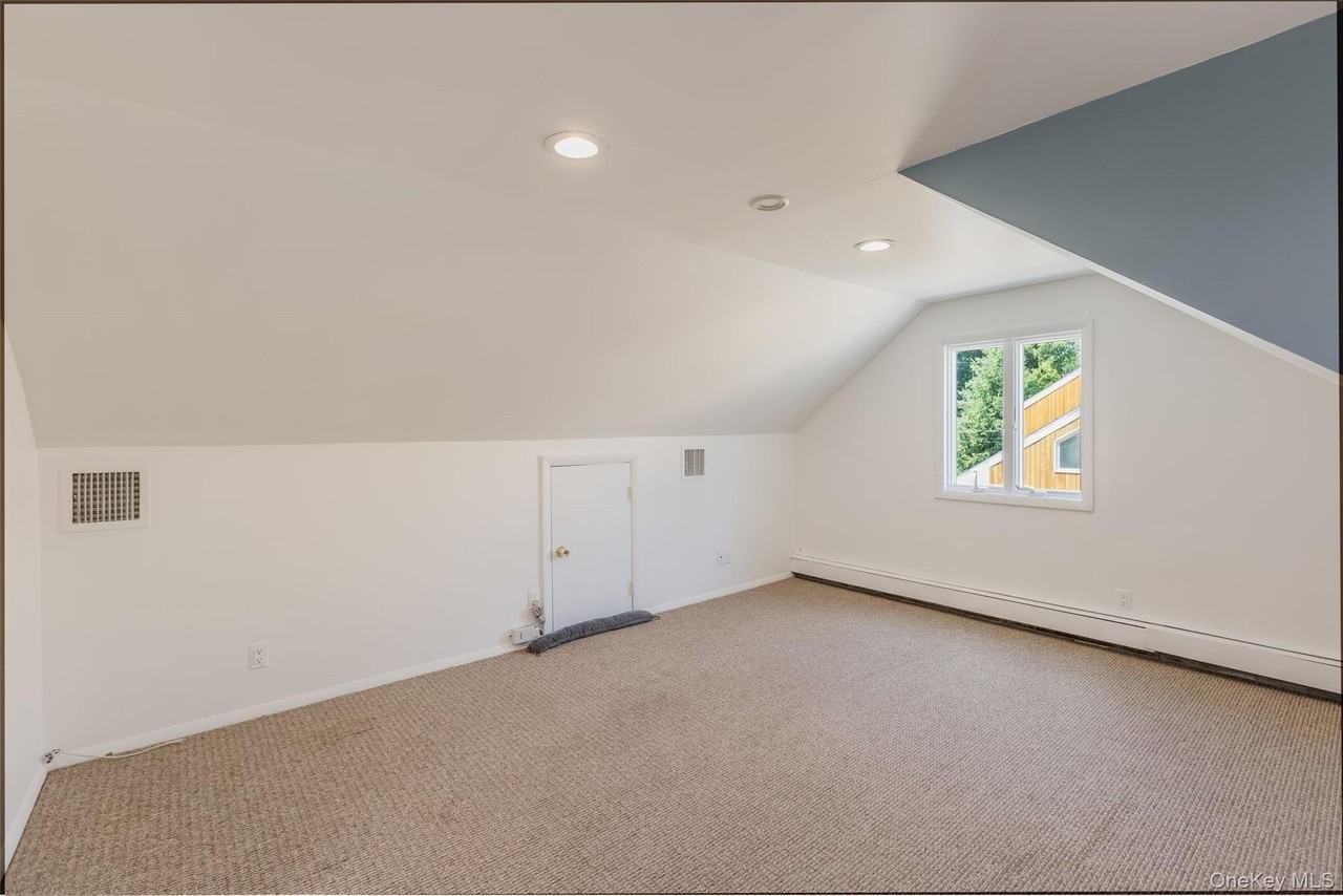 306 5th Ave - Photo 5 of 10