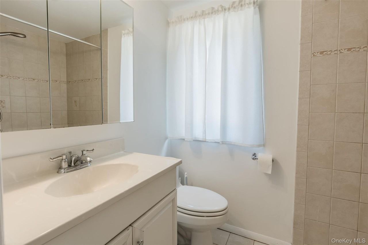 306 5th Ave - Photo 6 of 10
