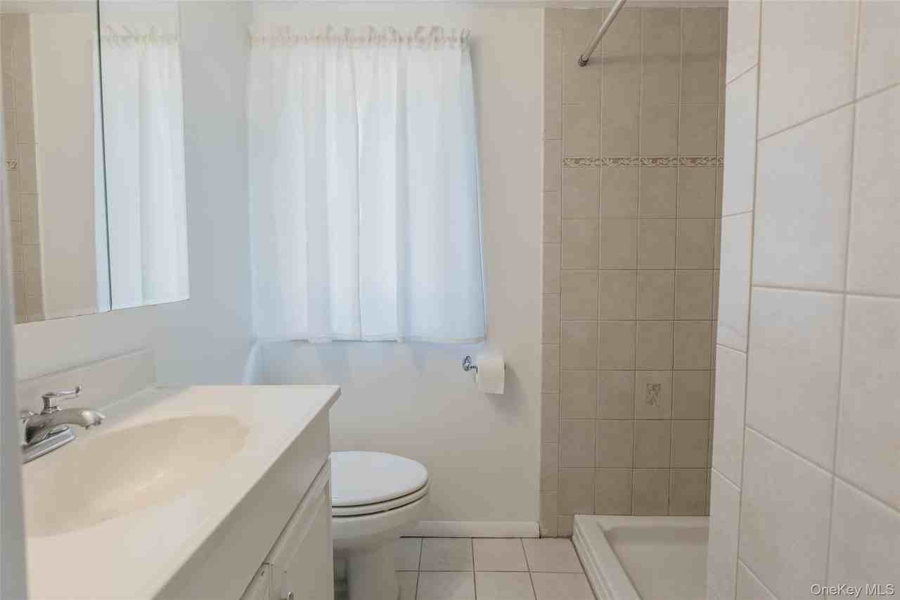 306 5th Ave - Photo 7 of 10