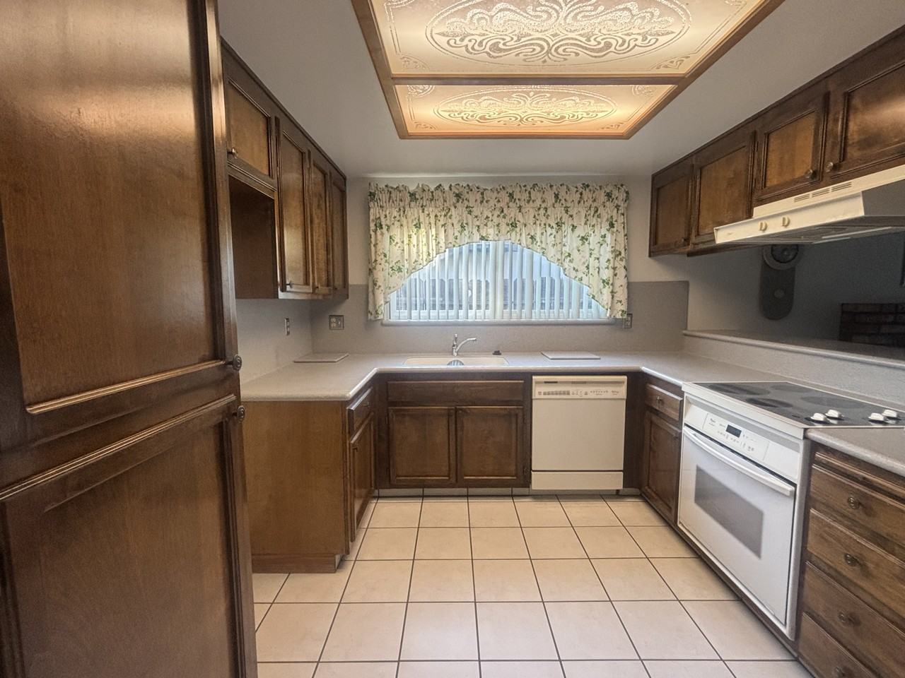 1712 Shasta Ct #1 - Photo 2 of 14