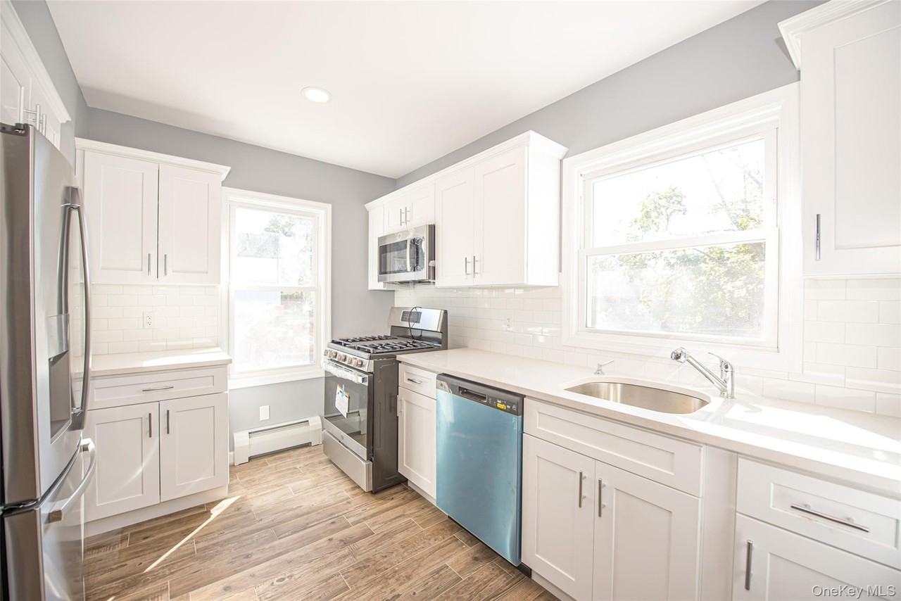 76 Amity St - Photo 5 of 18