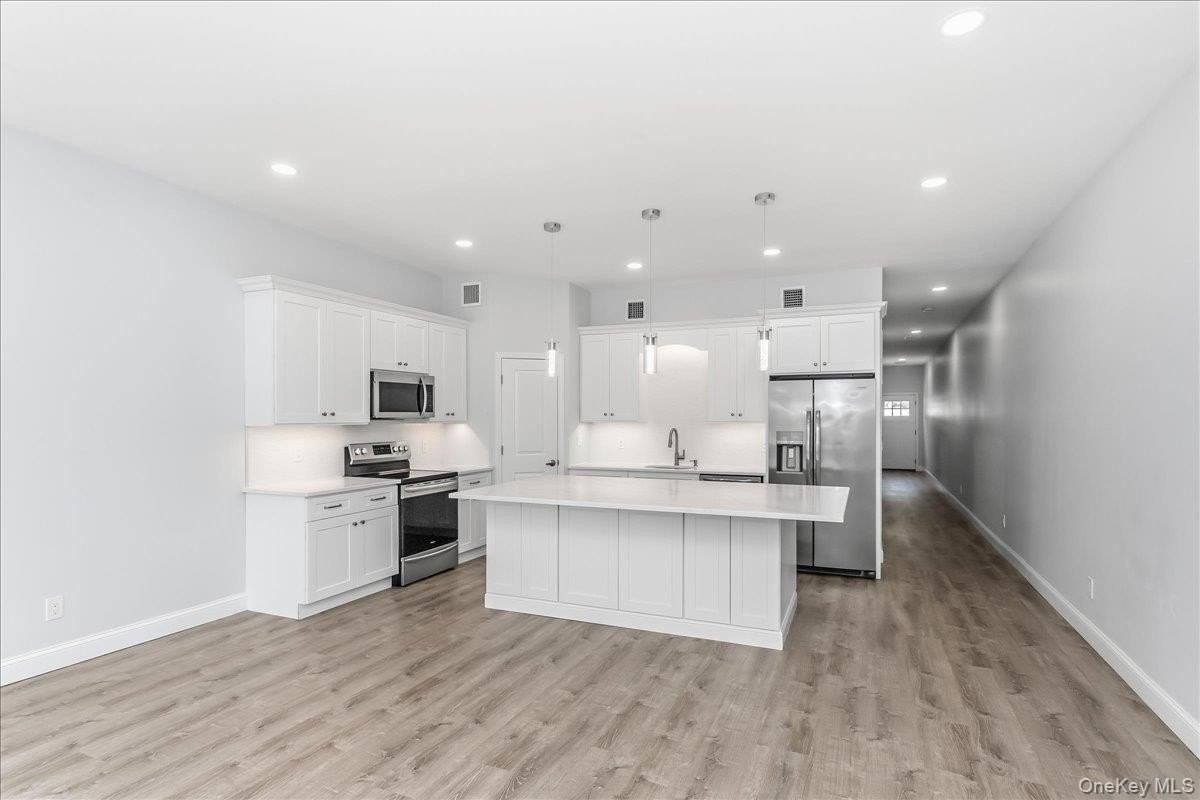 534 Bellmore Rd - Photo 2 of 14