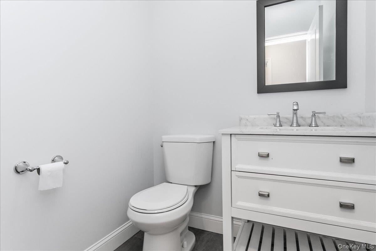 534 Bellmore Rd - Photo 6 of 14