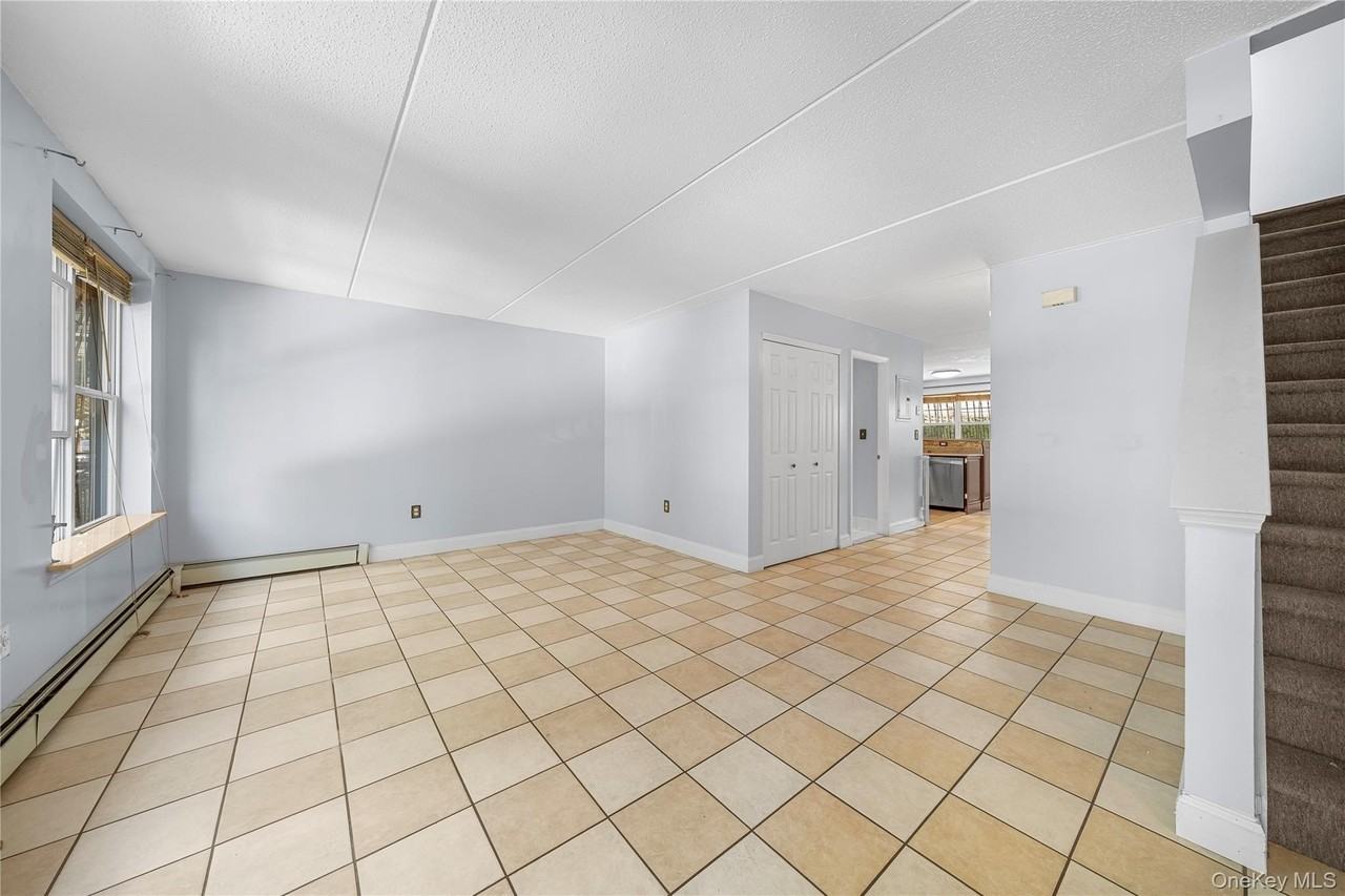 204 Covert St #1A - Photo 4 of 27