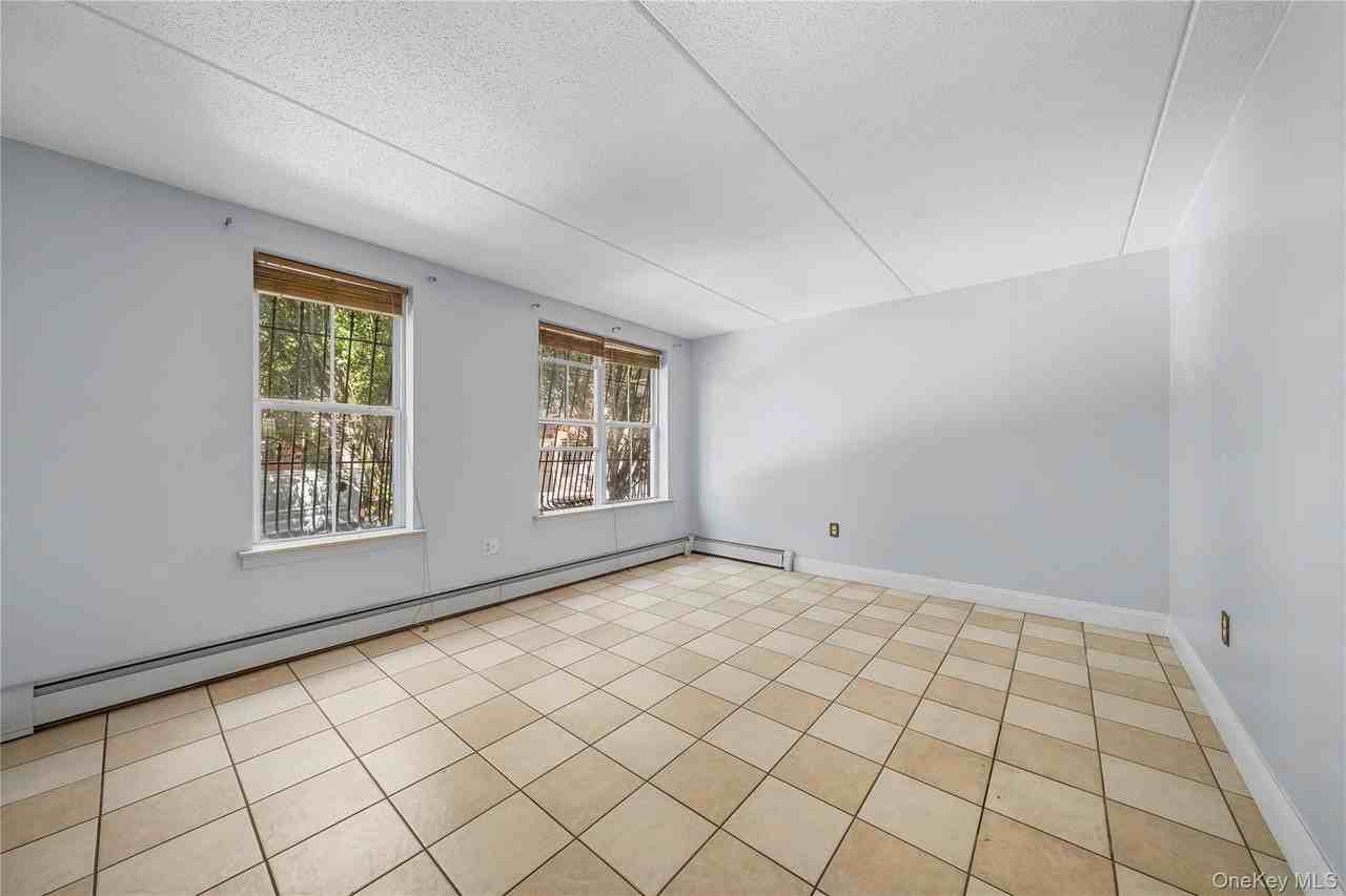 204 Covert St #1A - Photo 7 of 27