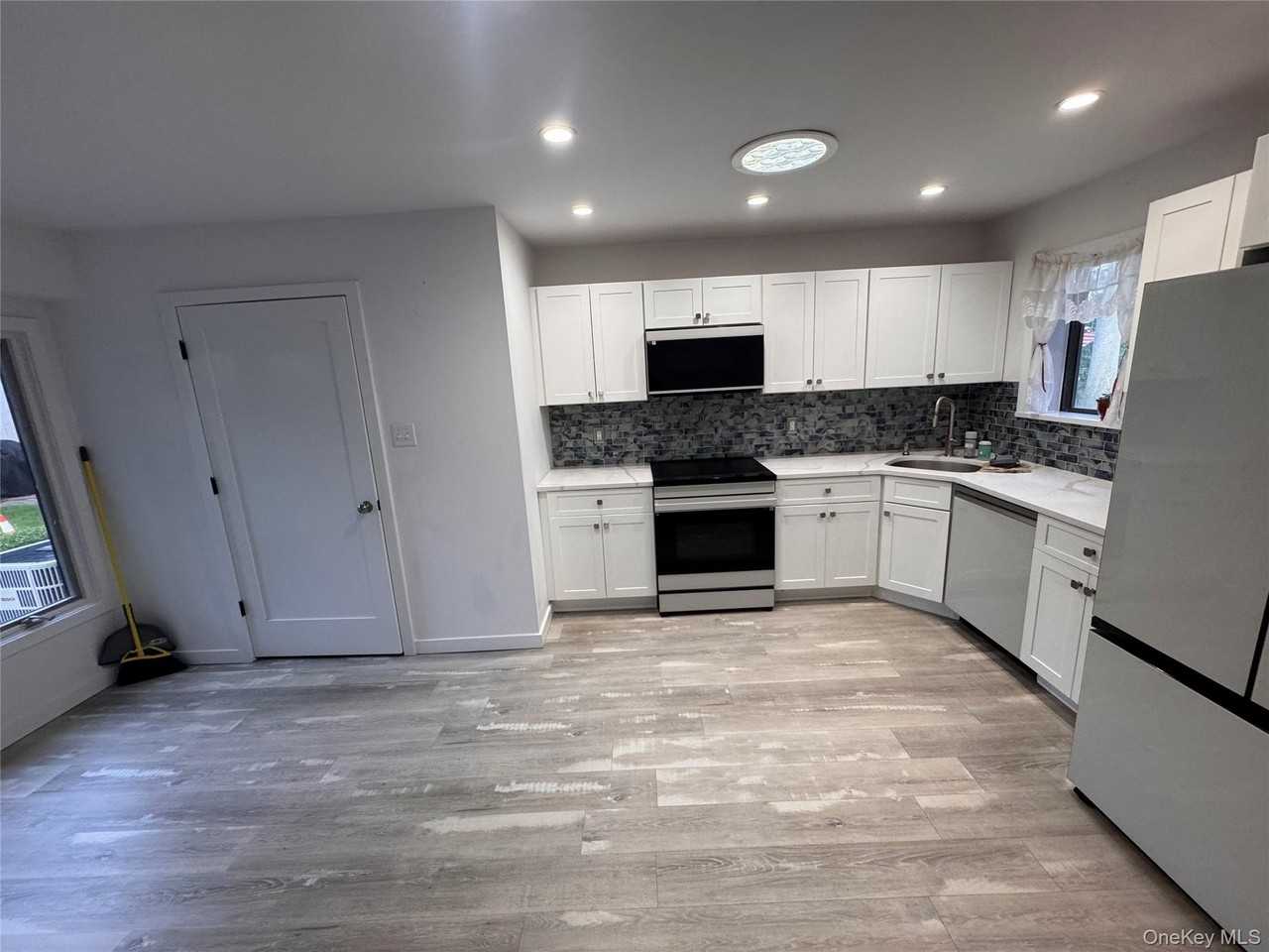 20 Strathmore Gate Dr - Photo 4 of 38