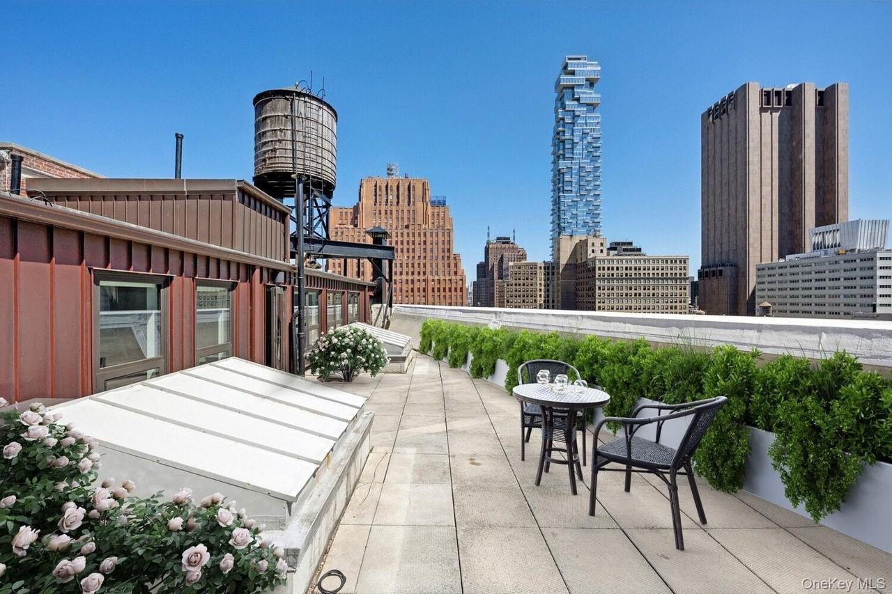 1 Hudson St #PH - Photo 2 of 25