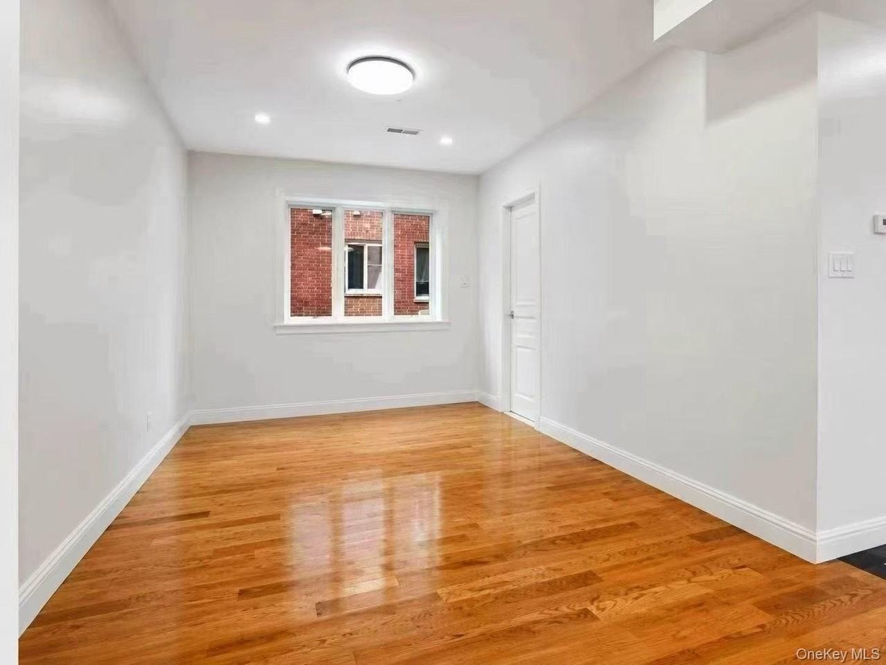 5727 246th Pl - Photo 2 of 5