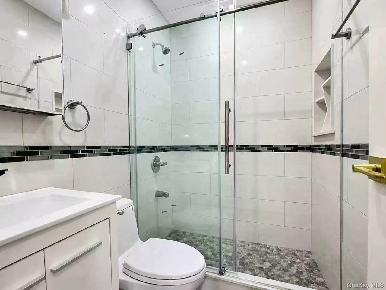 5727 246th Pl - Photo 3 of 5