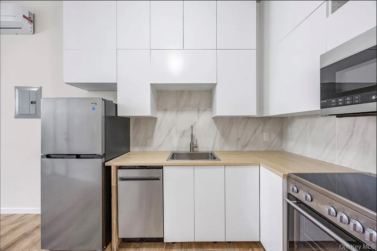 1820 Stanhope St #1L - Photo 3 of 6