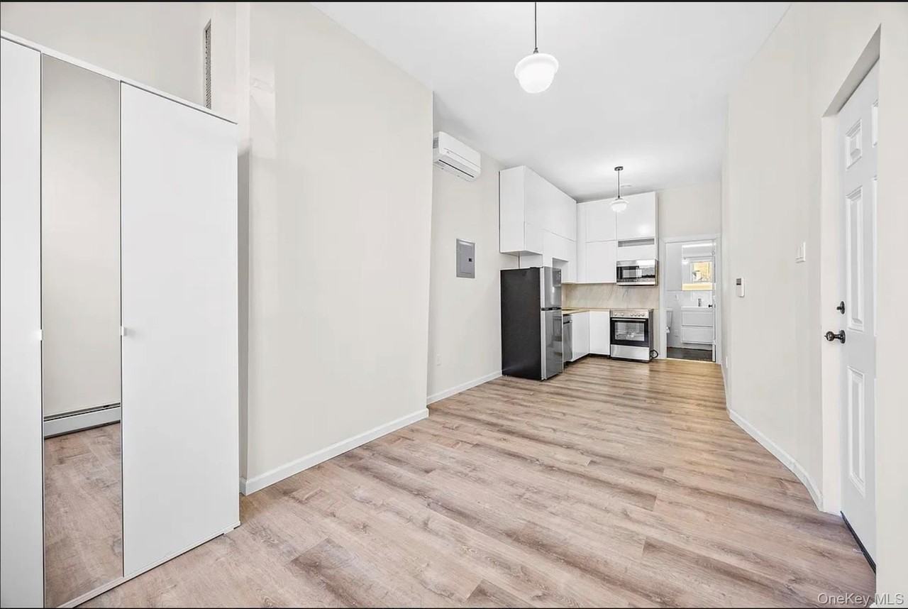 1820 Stanhope St #1L - Photo 4 of 6